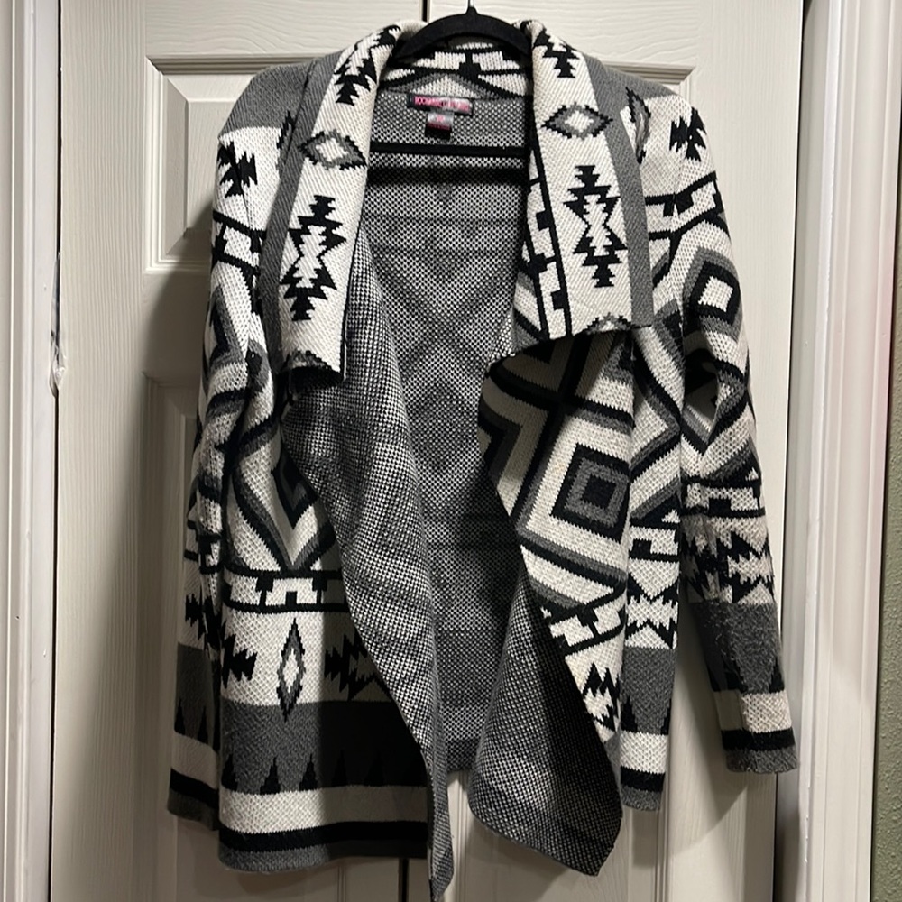 Rock n roll cowgirl open front sweater, no flaws
